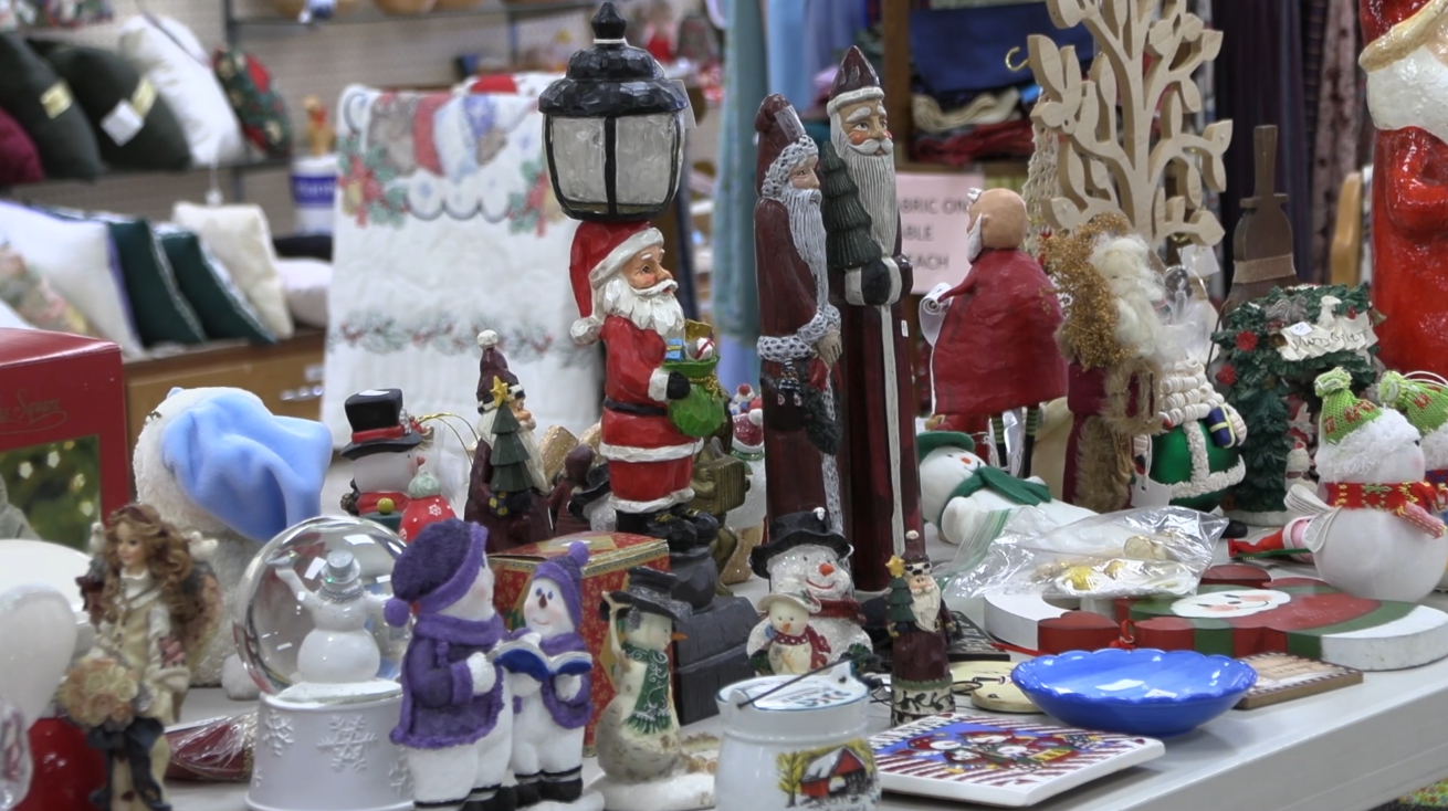 Bluffton Senior Citizens Center hosts annual Christmas garage sale